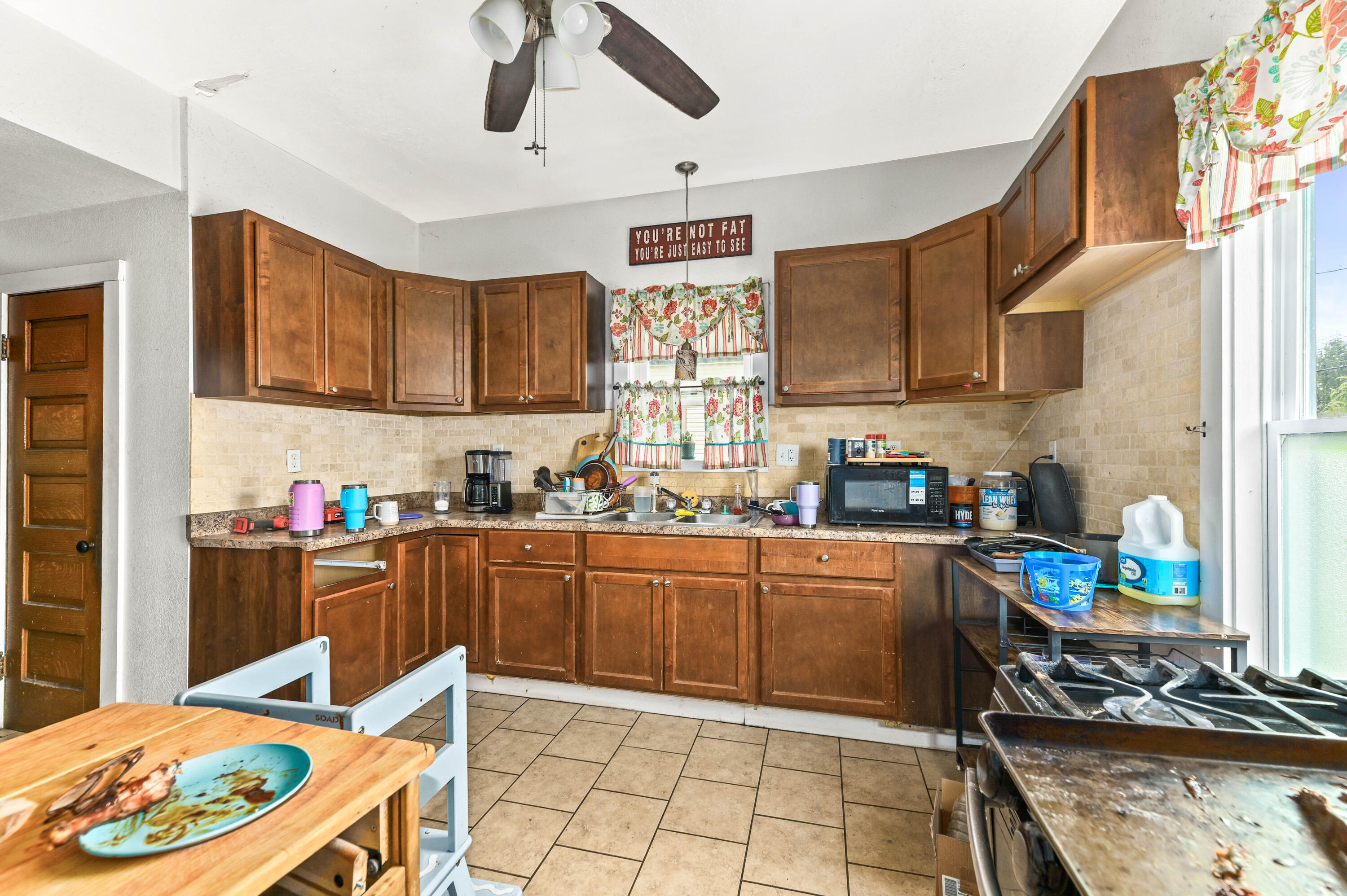 2437 South 29th Street Milwaukee, WI 53215 - Photo 8 of 28 Kitchen