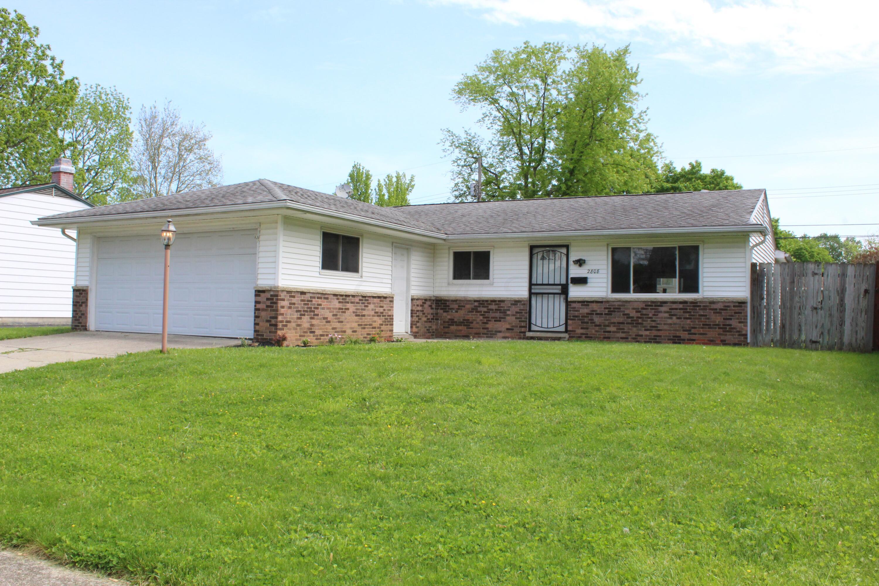 2808 Maywood Road Columbus, OH 43232 - Photo 1 of 15 2808 Maywood Front