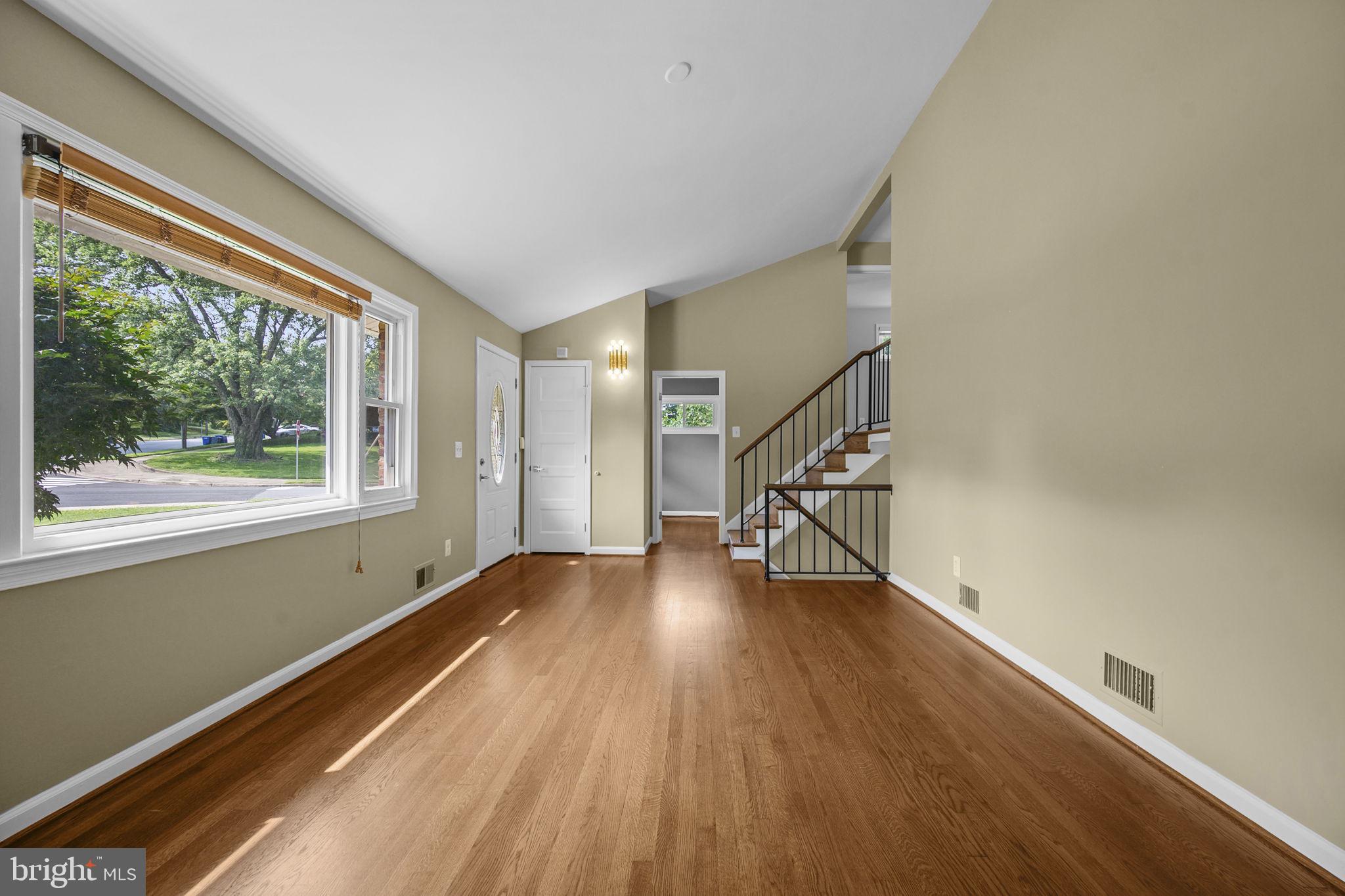 4216 Sideburn Road Fairfax, VA 22030 - Photo 8 of 47 Living Room / Foyer