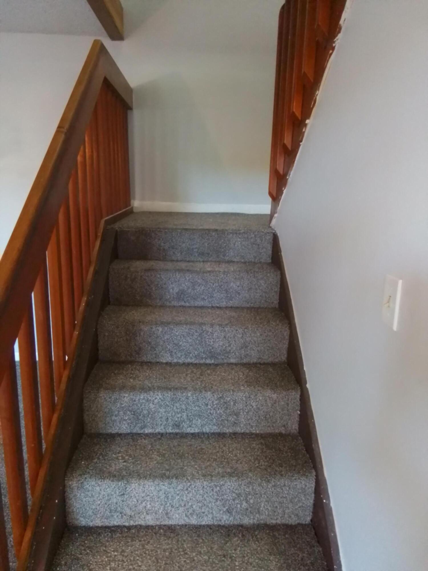 1458 North Lawnwood Circle, Unit 23C Fort Pierce, FL 34950 - Photo 26 of 42 a view of entryway