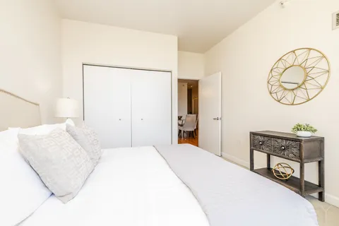 $325,000 | 233 East 13th Street, Unit 2108, Chicago, IL 60605