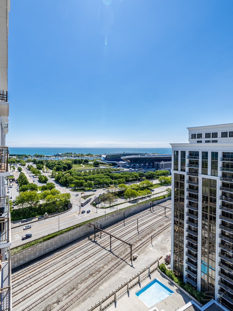 233 East 13th Street, Unit 2108 Chicago, IL 60605 - Photo 8 of 26