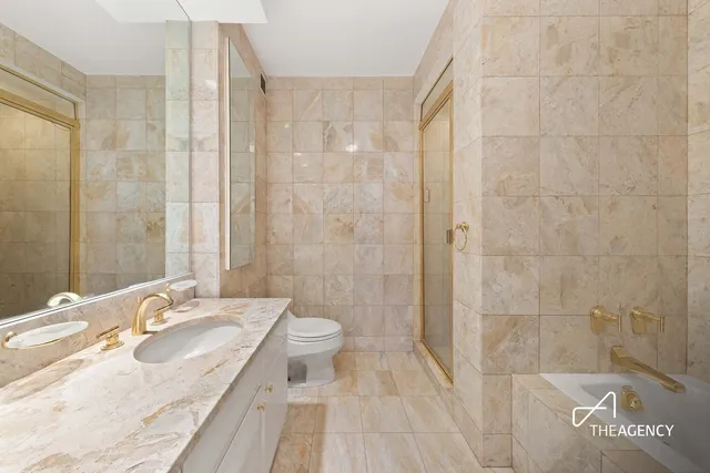 a view of walk in closet