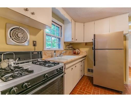 61 Donbray Road Springfield, MA 01119 - Photo 11 of 30 Gallery Image 11