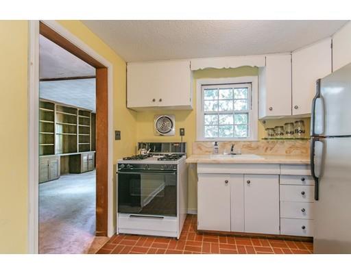 61 Donbray Road Springfield, MA 01119 - Photo 12 of 30 Gallery Image 12