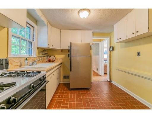61 Donbray Road Springfield, MA 01119 - Photo 9 of 30 Gallery Image 9