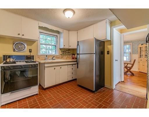61 Donbray Road Springfield, MA 01119 - Photo 10 of 30 Gallery Image 10