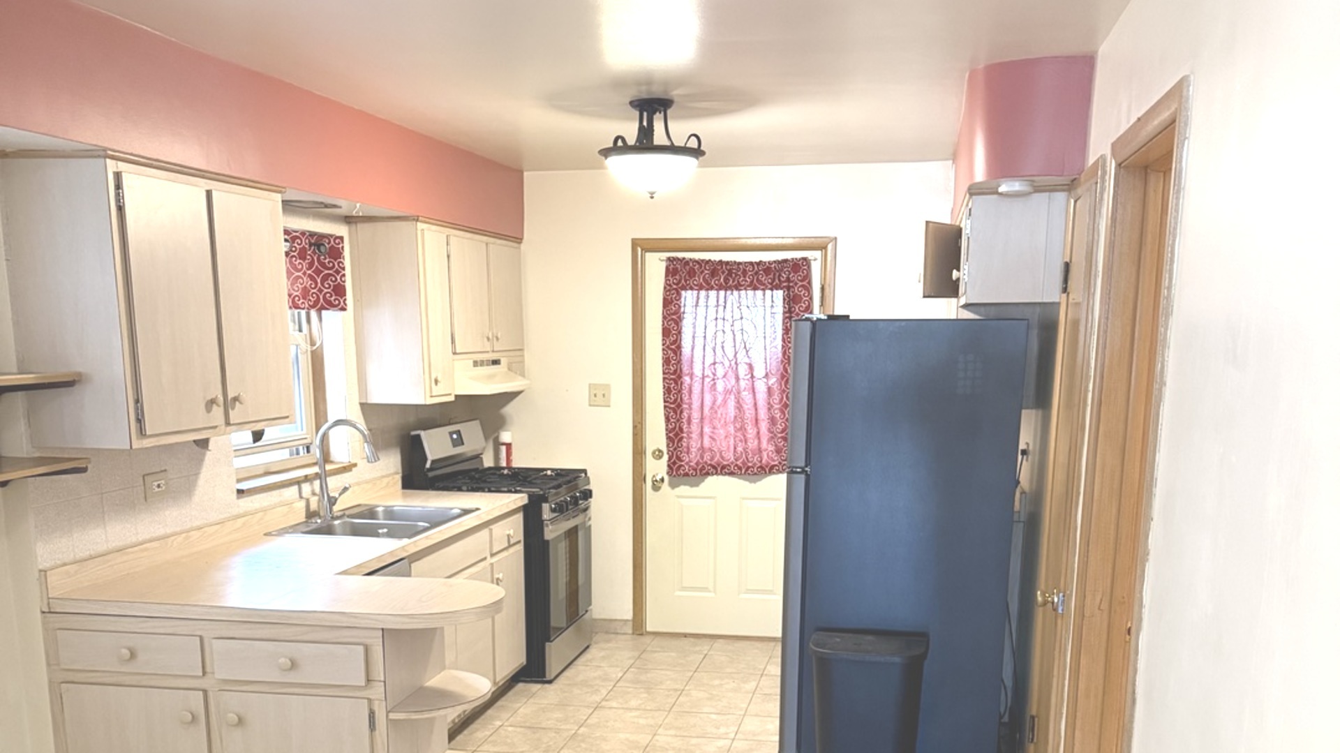 7121 West Foster Place, Unit 1 Chicago, IL 60656 - Photo 2 of 12