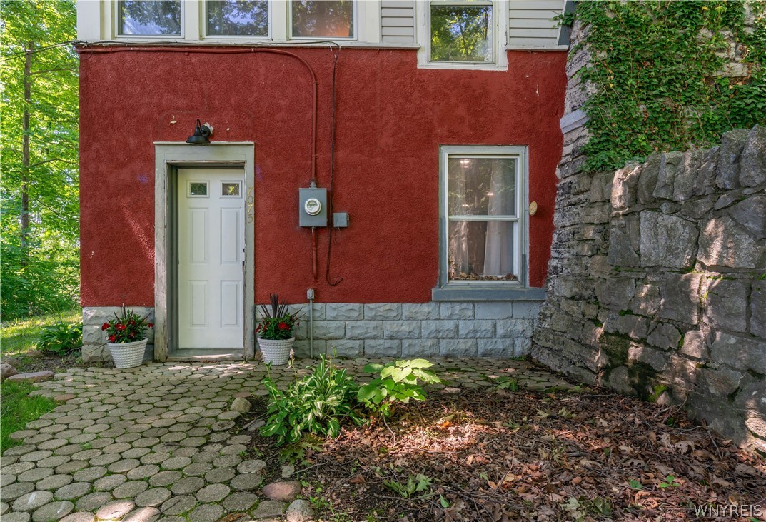 7075 South Abbott Road Boston, NY 14075 - Photo 3 of 50