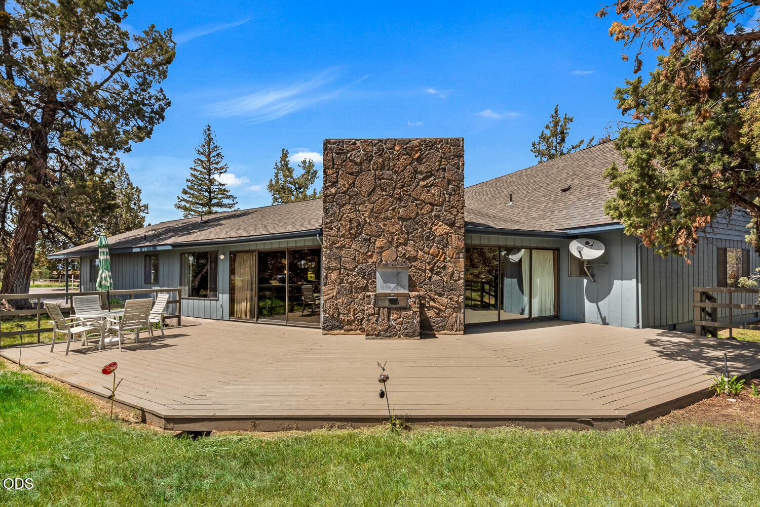 63510 Gentry Loop Bend, OR 97701 - Photo 2 of 40