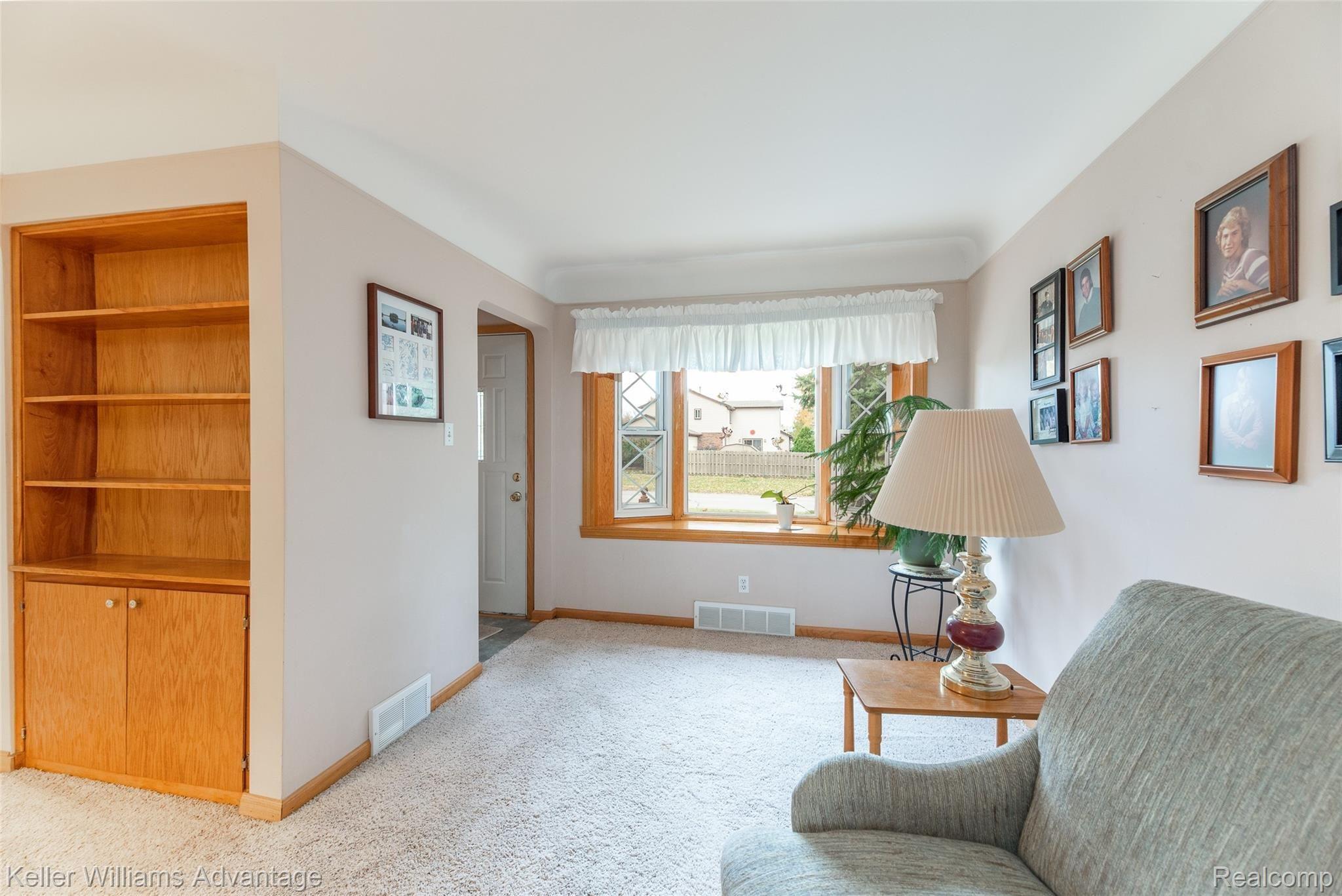 11099 Levan Road Livonia, MI 48150 - Photo 4 of 41 DSC_0780-Edit.jpg