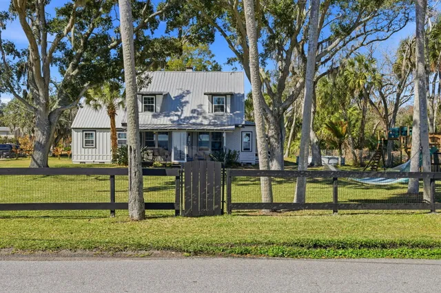$975,000 | 3809 Indian River Drive, Cocoa, FL 32926
