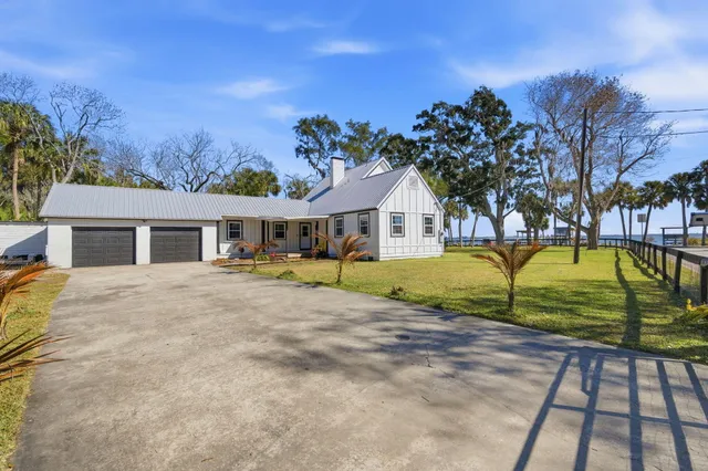 $975,000 | 3809 Indian River Drive, Cocoa, FL 32926