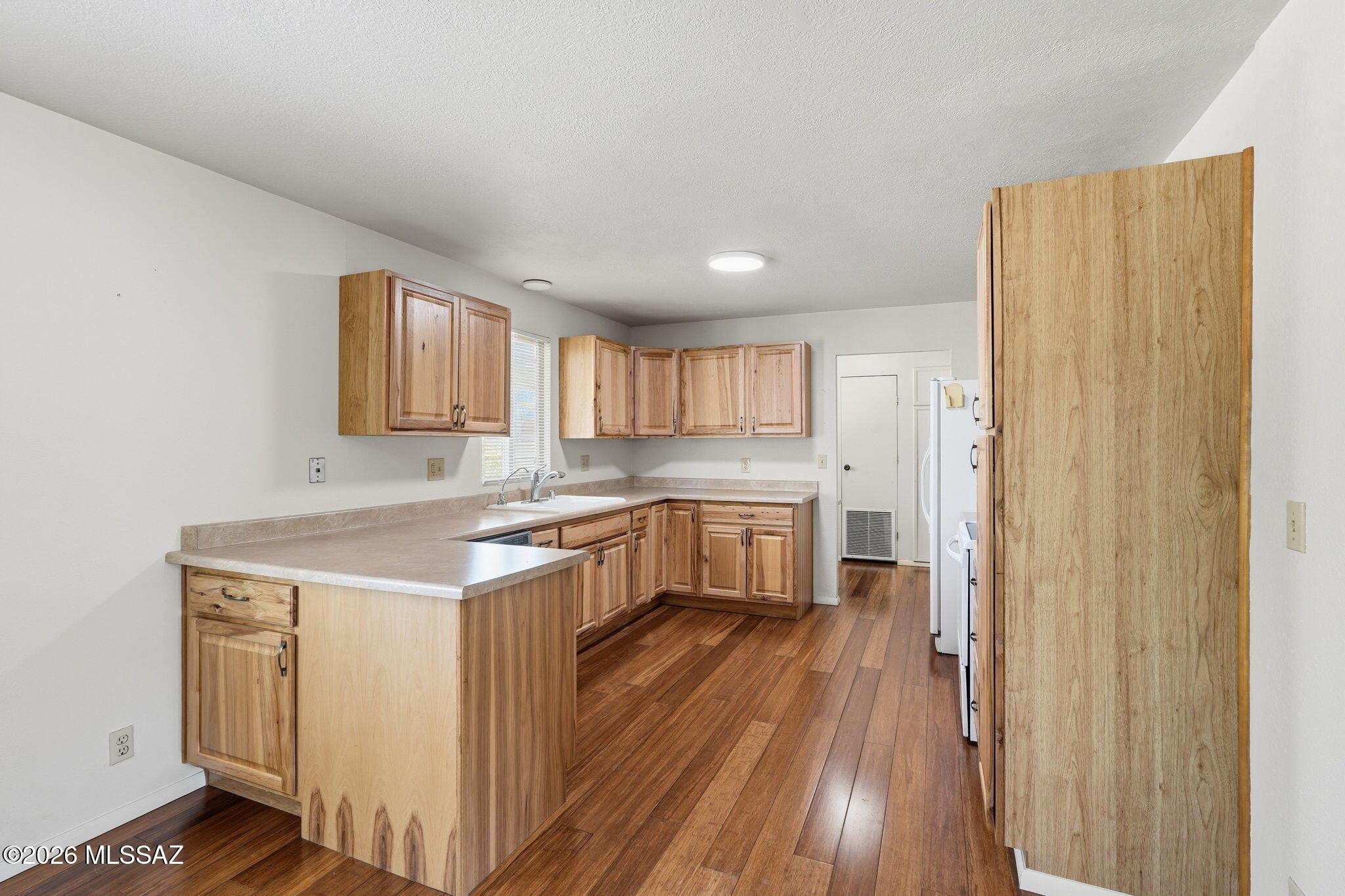 4085 East Wilds Road Tucson, AZ 85739 - Photo 11 of 41 Kitchen