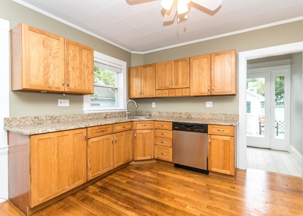 26 Hamblin Road Waltham, MA 02453 - Photo 7 of 30