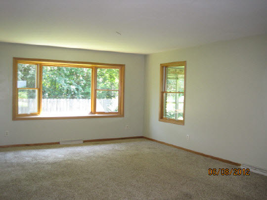 13491 East Bethel Road Rochelle, IL 61068 - Photo 3 of 11 an empty room with a window