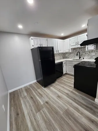 $2,250 | 974-976 Main Street, Unit 10, Melrose, MA 02176