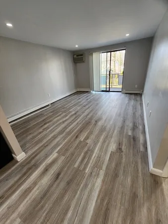 $2,250 | 974-976 Main Street, Unit 10, Melrose, MA 02176