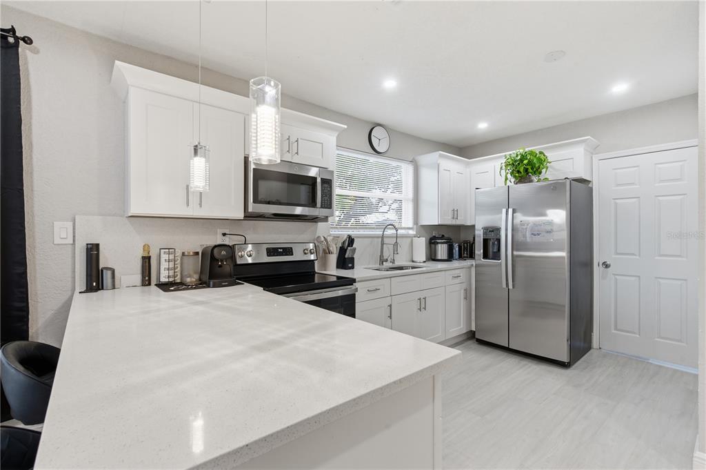 2717 West Cherry Street Tampa, FL 33607 - Photo 7 of 22