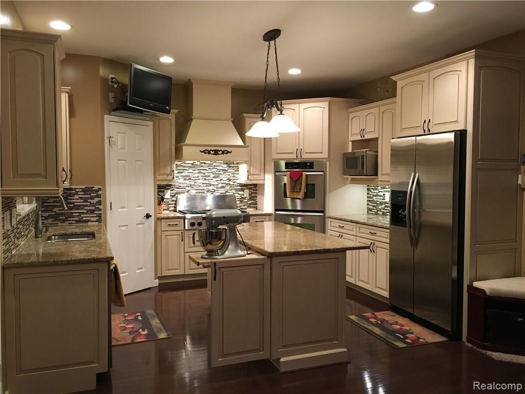 952 Michelson Road Rochester Hills, MI 48307 - Photo 11 of 48