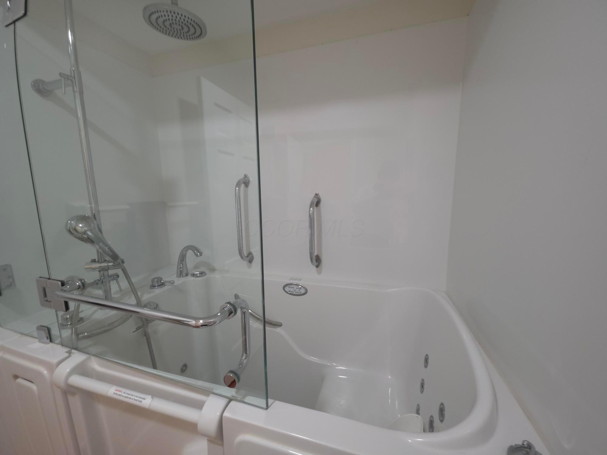 880 Lynbrook Road Columbus, OH 43235 - Photo 33 of 59 Relax & Enjoy!
