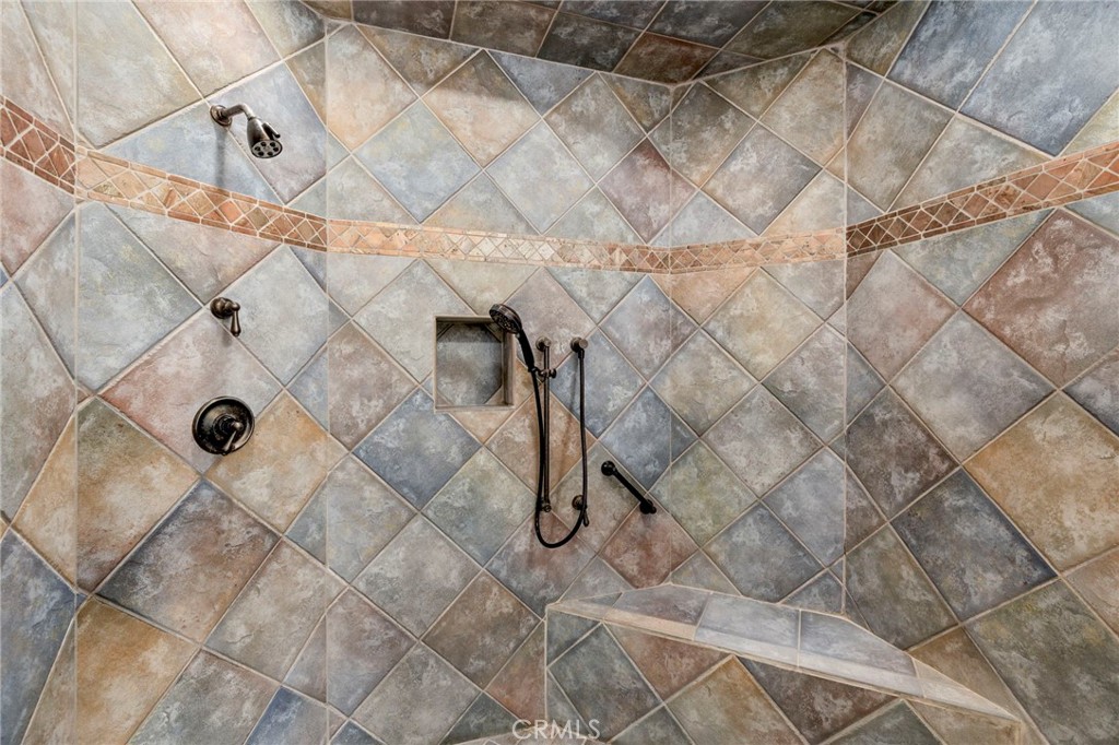 43991 John Warner Road Temecula, CA 92592 - Photo 21 of 39 a bathroom