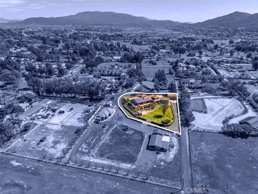 43991 John Warner Road Temecula, CA 92592 - Photo 4 of 39 a view of a mini pool with a yard