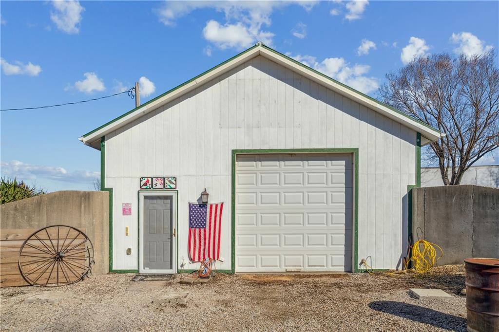 1955 Oregon Road Princeton, KS 66078 - Photo 7 of 60