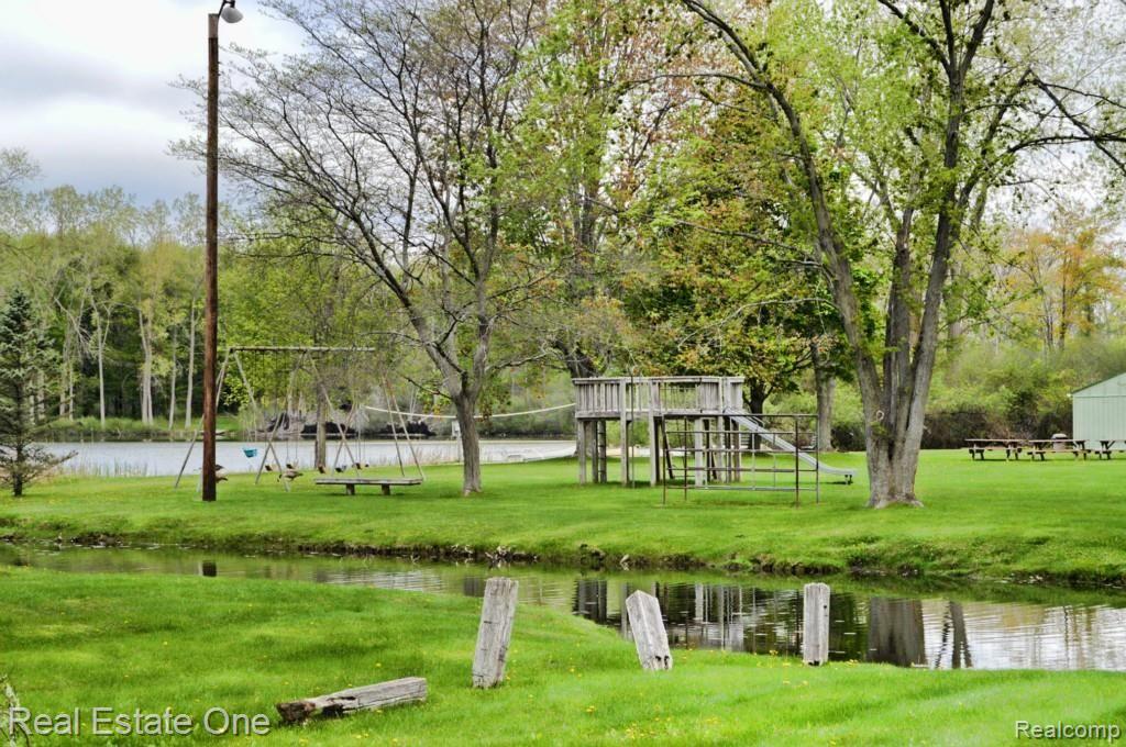 1928 Dawn Ridge Road Walled Lake, MI 48390 - Photo 18 of 19 17 COMMUNITY PARK.jpg