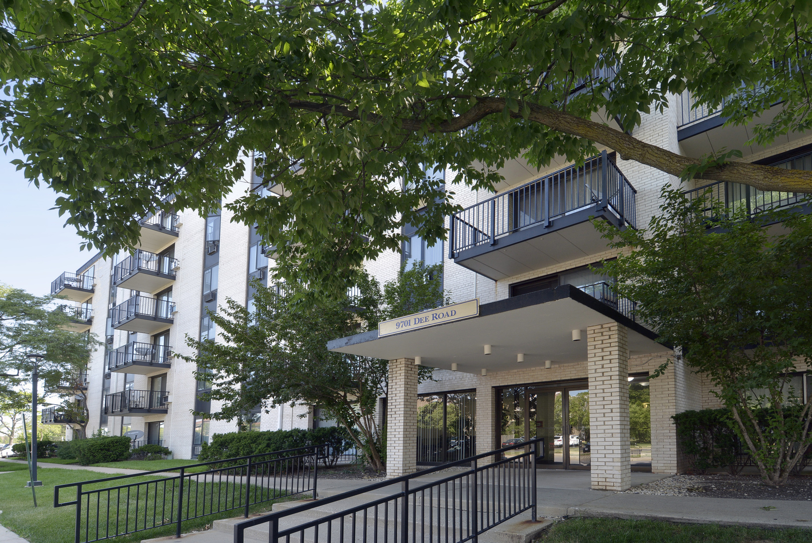 9701 Dee Road, Unit 1M Niles, IL 60714 - Photo 1 of 18