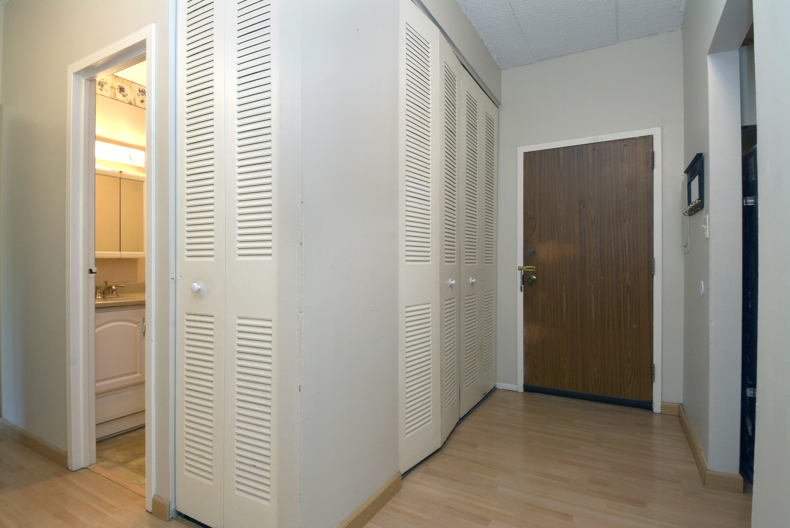 9701 Dee Road, Unit 1M Niles, IL 60714 - Photo 3 of 18
