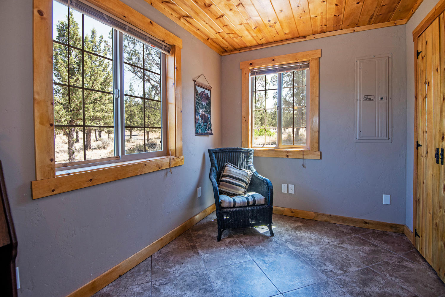 70587 Holmes Road Sisters, OR 97759 - Photo 8 of 31 9