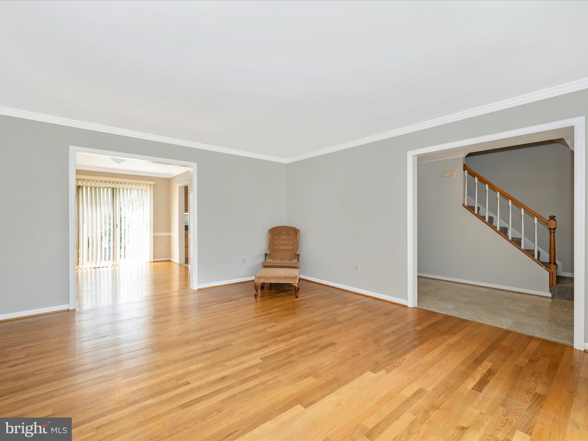 802 Pointer Ridge Drive Gaithersburg, MD 20878 - Photo 9 of 43 Living Room