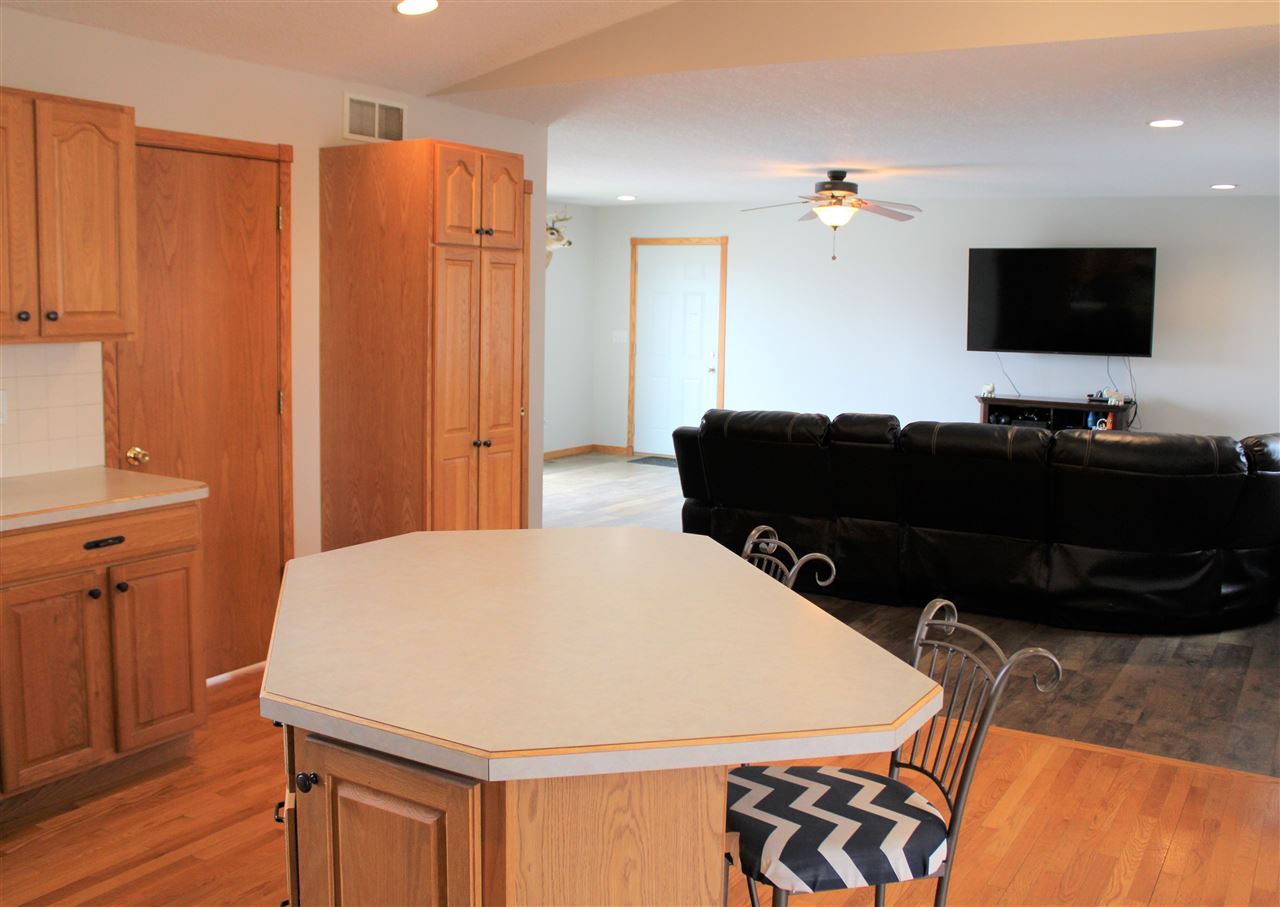 11302 South Shepherd Road Shepherd, MI 48883 - Photo 8 of 28 1885066-7.JPG