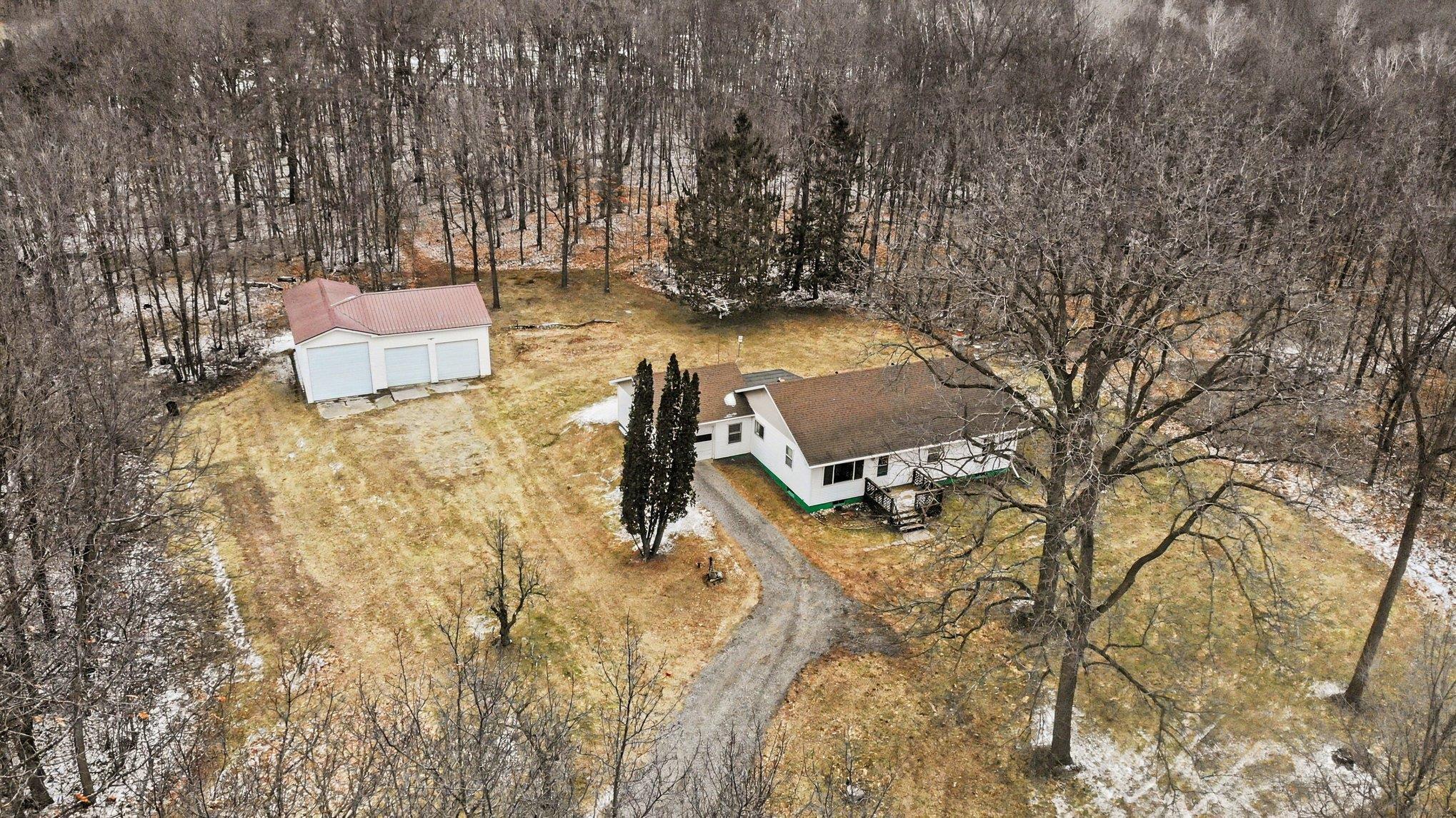 7495 McBride's Road Edmore, MI 48829 - Photo 3 of 38