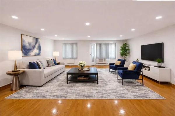 $899,000 | 1121 East 72nd Street, Unit 15 | Georgetown