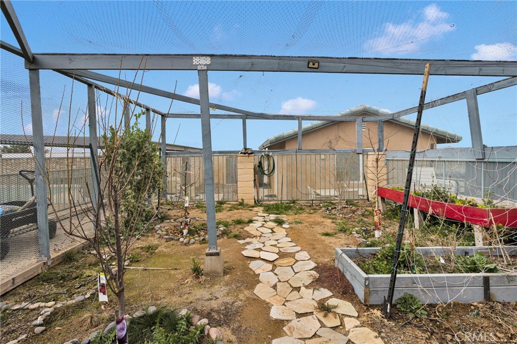 13724 Yuma Road Apple Valley, CA 92307 - Photo 55 of 75