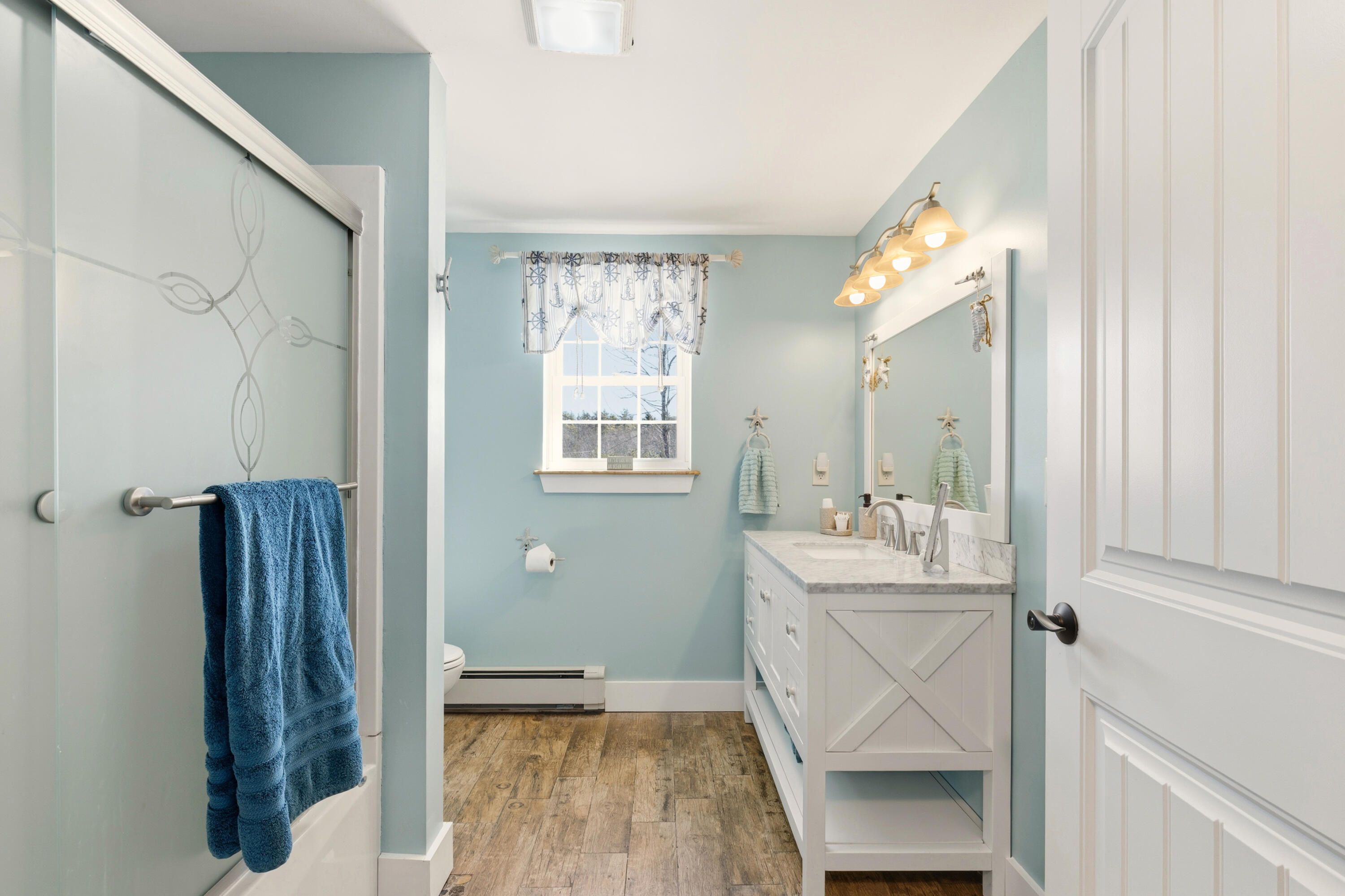 61 Checkerberry Way Wells, ME 04090 - Photo 33 of 62 @nd floor bath with tub