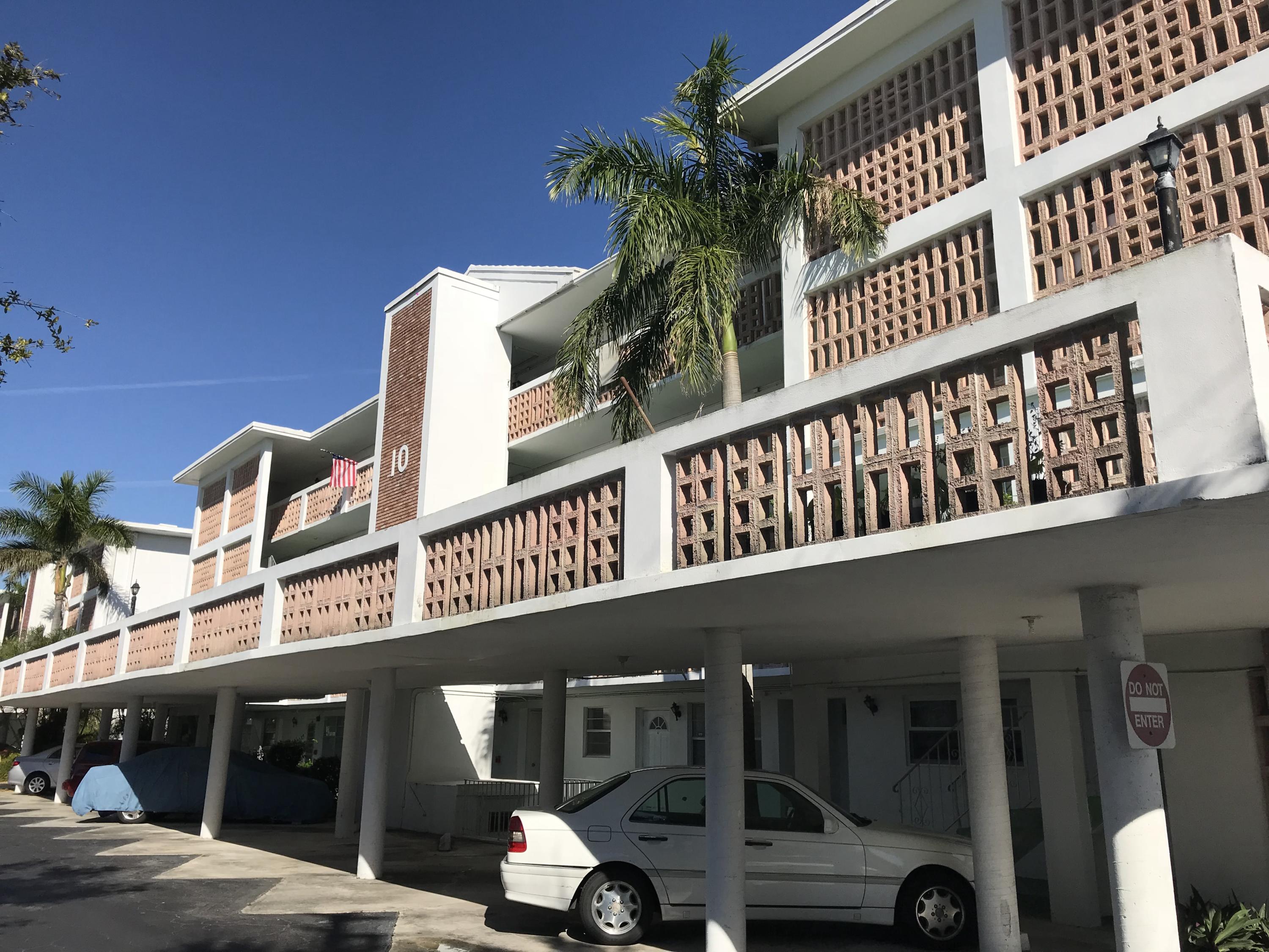 10 Southeast 13th Street, Unit B4 Boca Raton, FL 33432 - Photo 1 of 19 PALM ROYAL