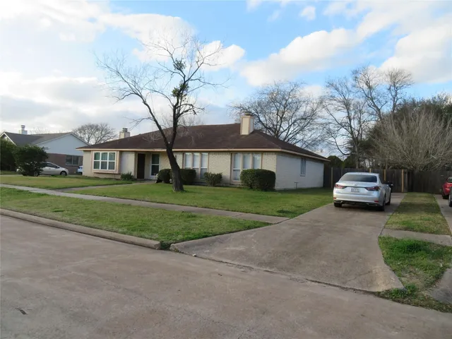 $199,900 | 16310 Meadowbrook Farm Road, Houston, TX 77082