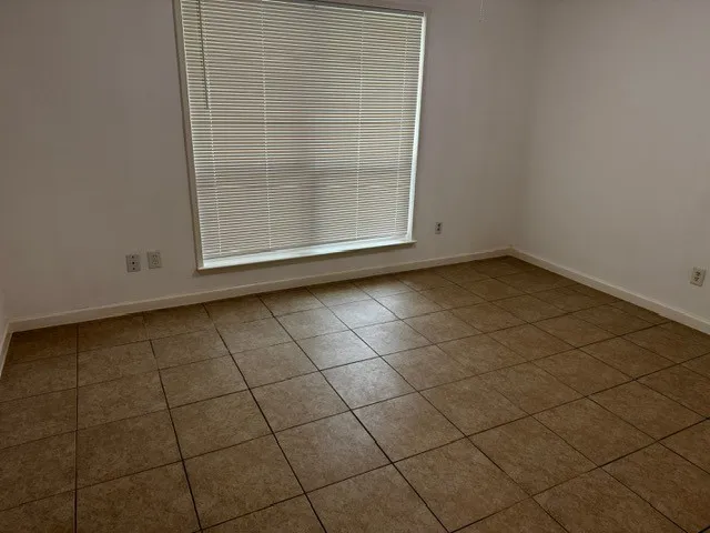 $199,900 | 16310 Meadowbrook Farm Road, Houston, TX 77082