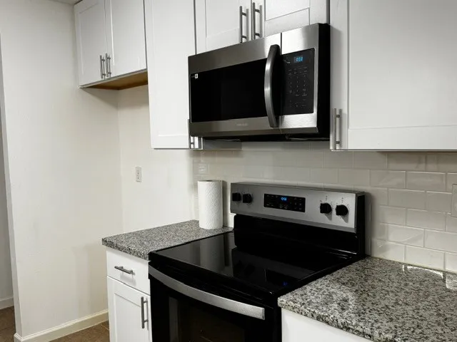 $199,900 | 16310 Meadowbrook Farm Road, Houston, TX 77082