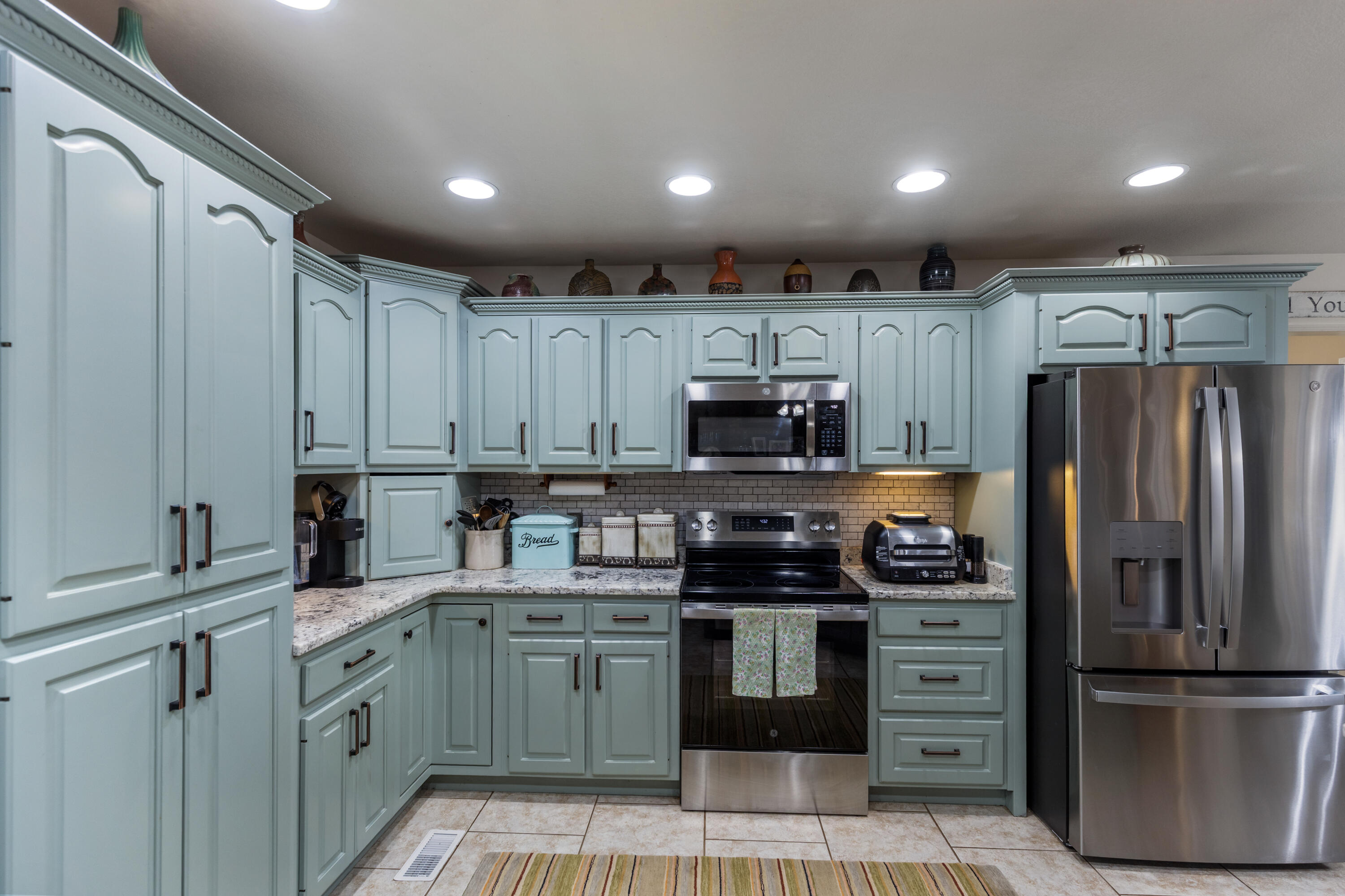 940 Van Davis Road Georgetown, TN 37336 - Photo 14 of 38 Kitchen with stainless appliances