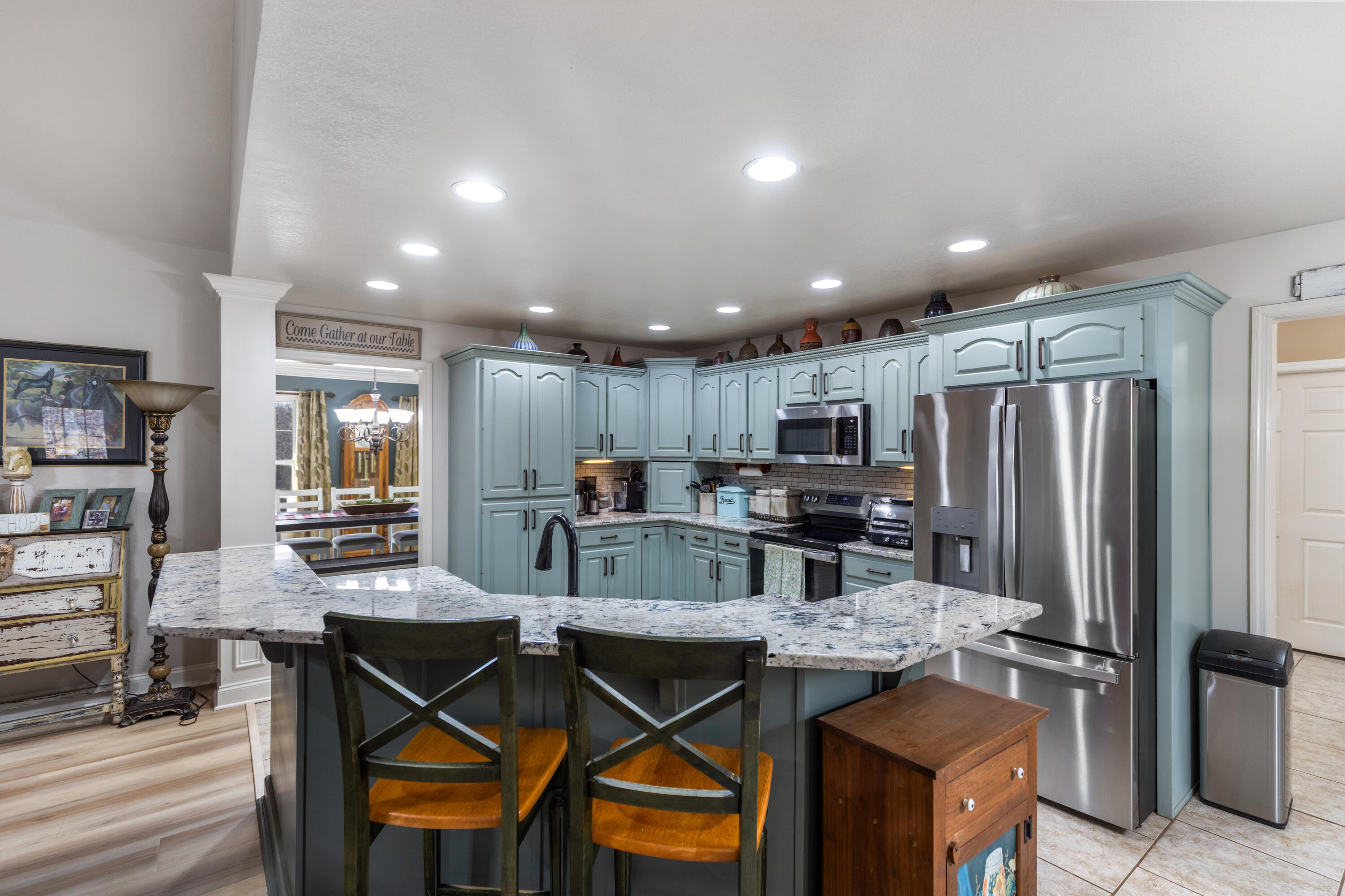 940 Van Davis Road Georgetown, TN 37336 - Photo 17 of 38 Eat at island