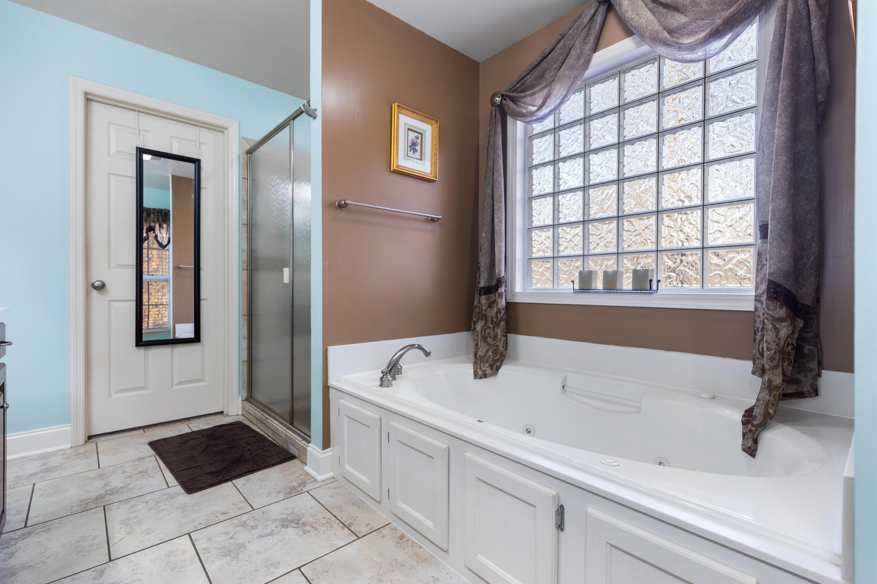 940 Van Davis Road Georgetown, TN 37336 - Photo 23 of 38 Primary soaking tub