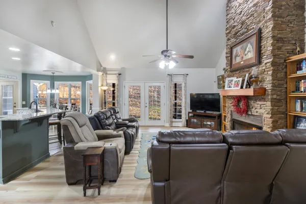 $610,000 | 940 Van Davis Road, Georgetown, TN 37336