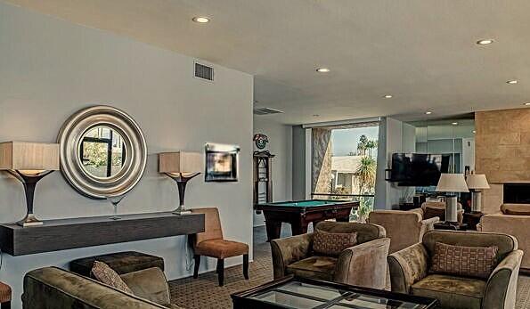 1111 East Ramon Road, Unit 75 Palm Springs, CA 92264 - Photo 21 of 35 Clubhouse