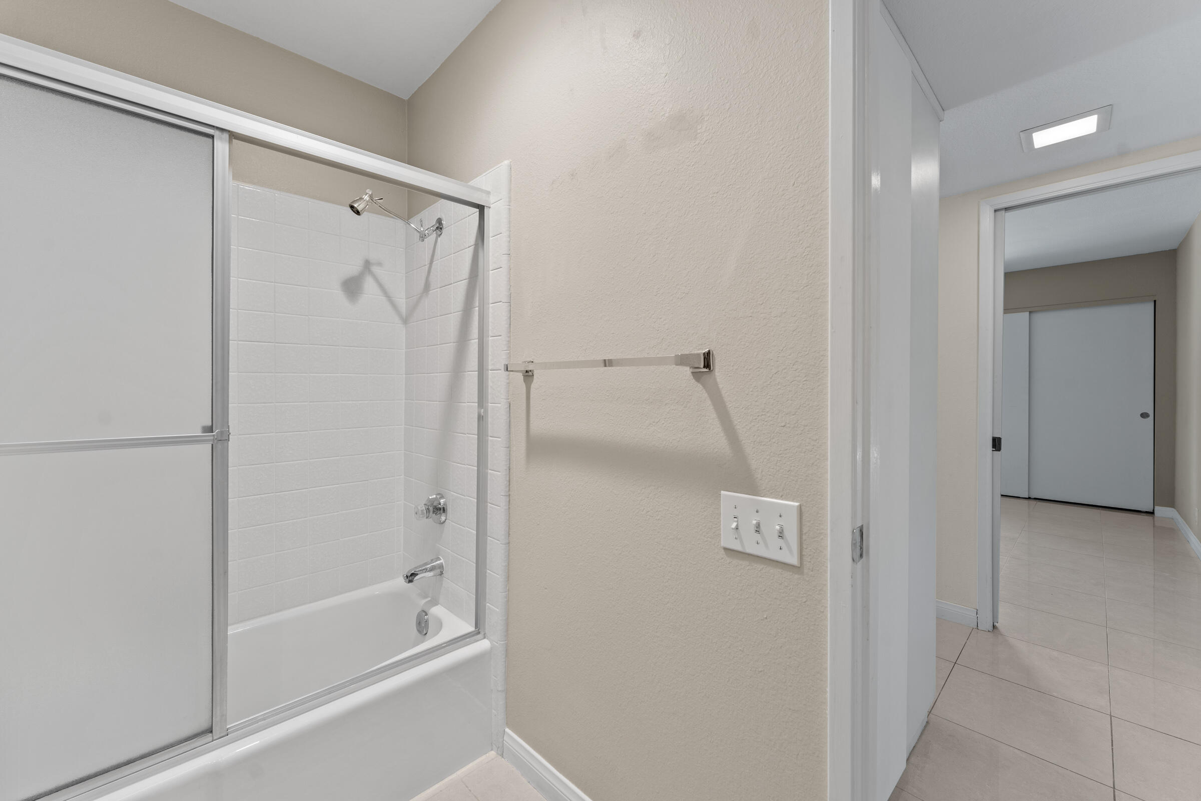 1111 East Ramon Road, Unit 75 Palm Springs, CA 92264 - Photo 27 of 35 Bath 2