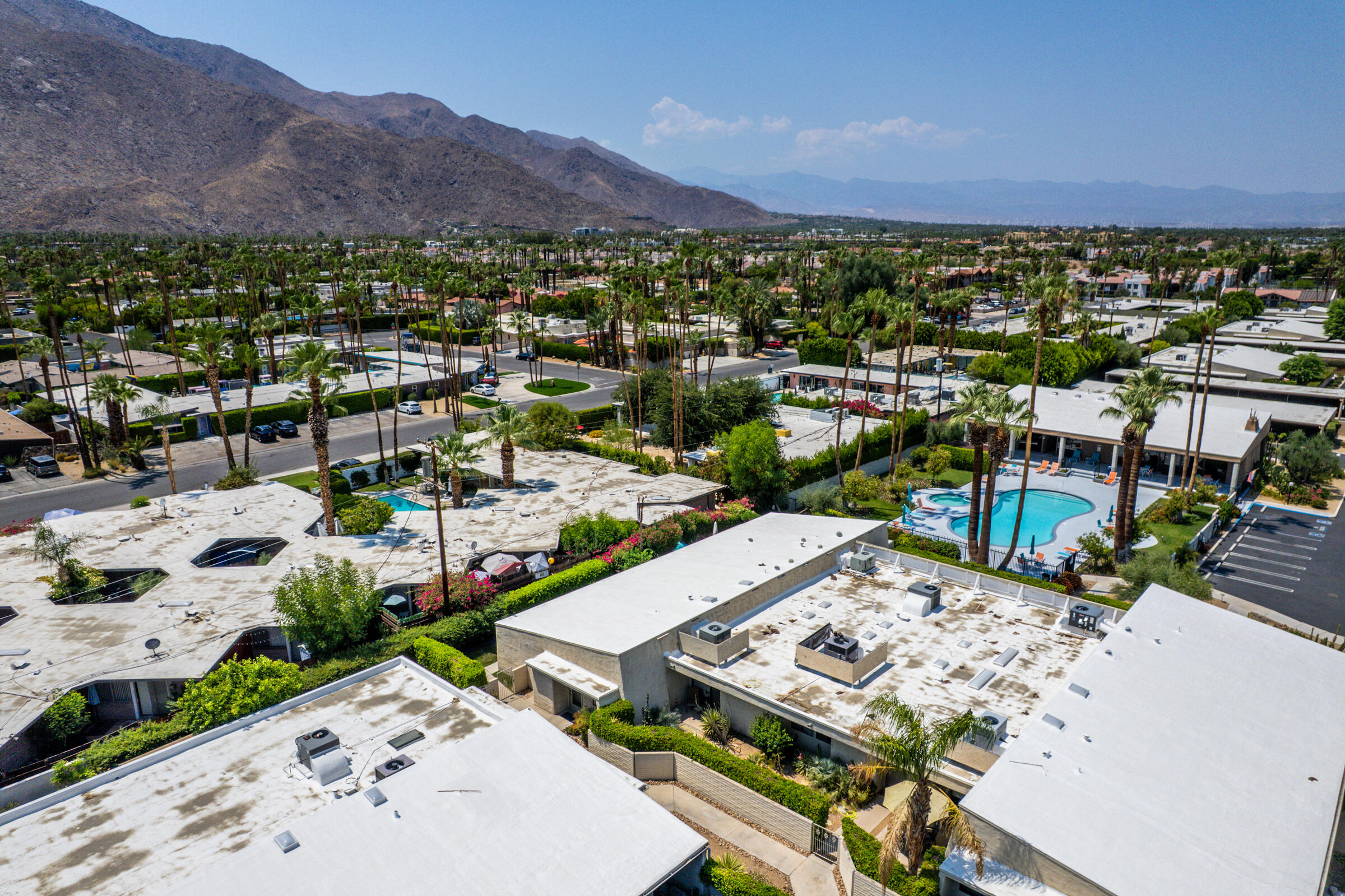 1111 East Ramon Road, Unit 75 Palm Springs, CA 92264 - Photo 31 of 35 Looking NW Across Unit