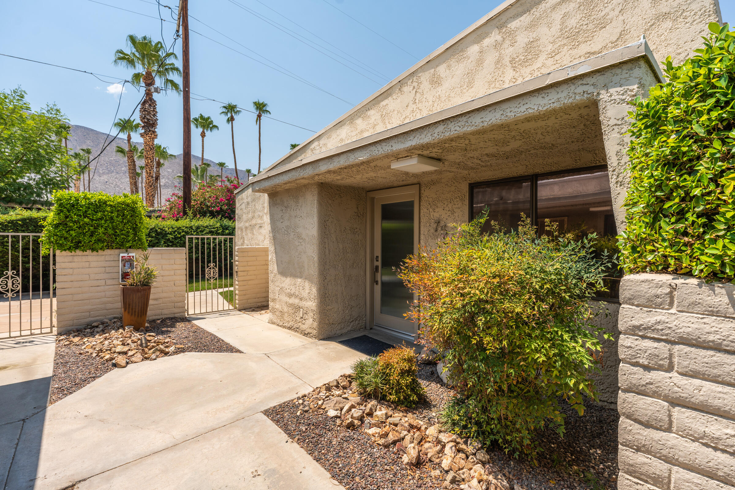 1111 East Ramon Road, Unit 75 Palm Springs, CA 92264 - Photo 4 of 35 Entry To unit